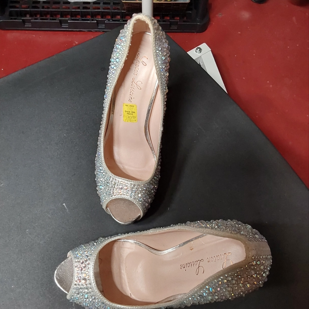 Womens Pumps - Picture 5 of 5